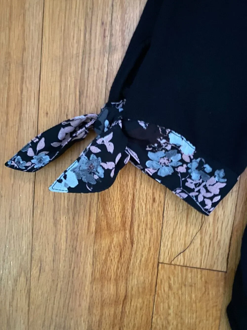 NWT Elle Black Top with Removable Floral Scarf